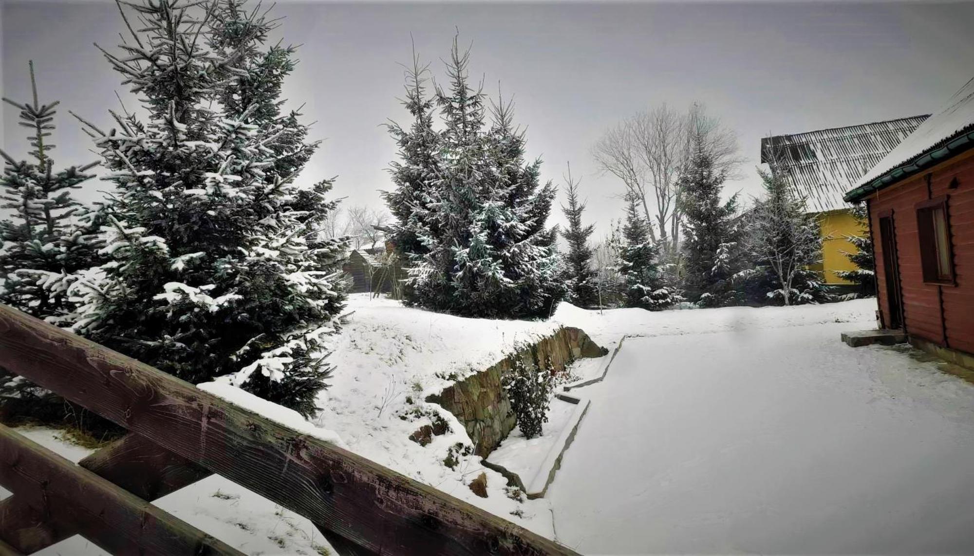 Cottage Ozerniy Lazeshchyna Exterior photo